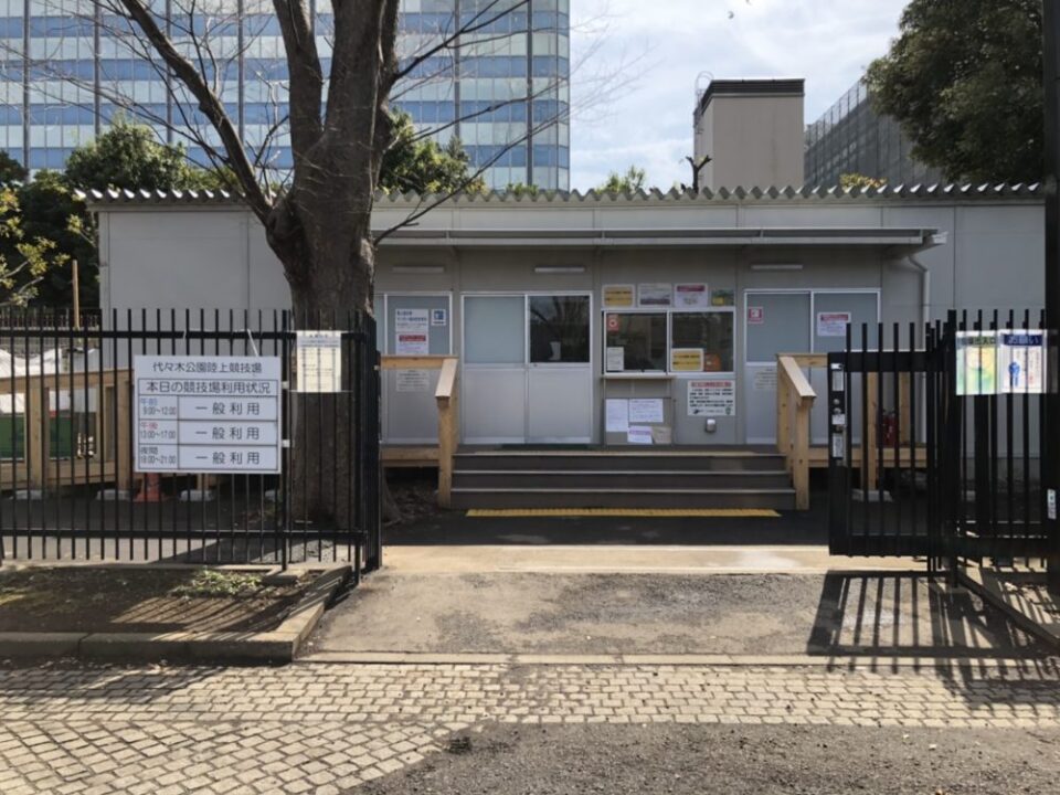 織田フィールド更衣室