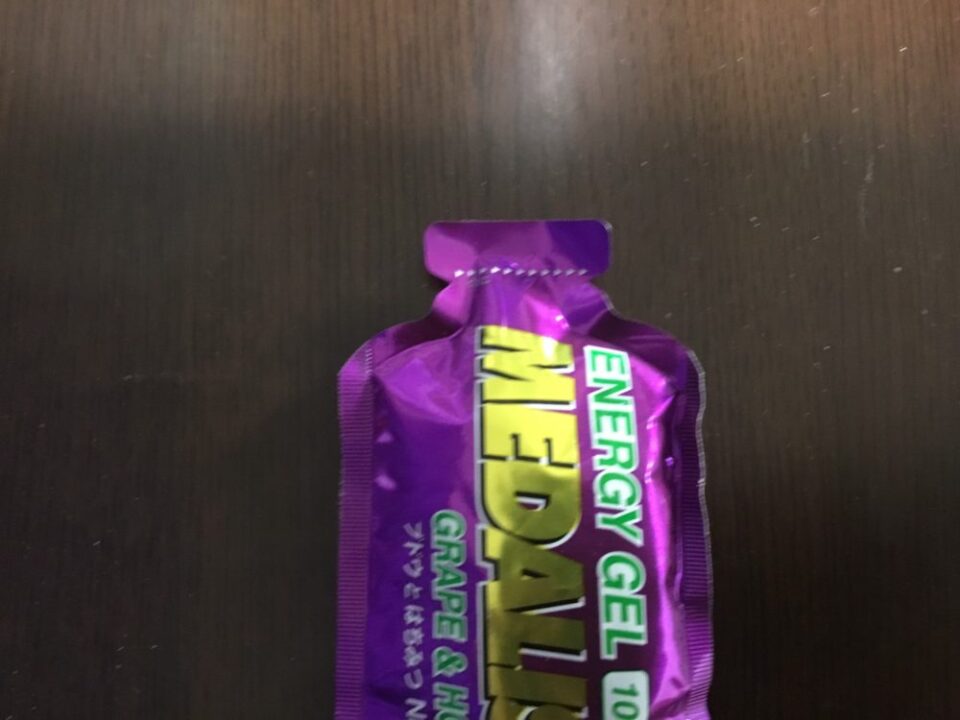 メダリストエナジージェル(ブドウとはちみつ)飲み口