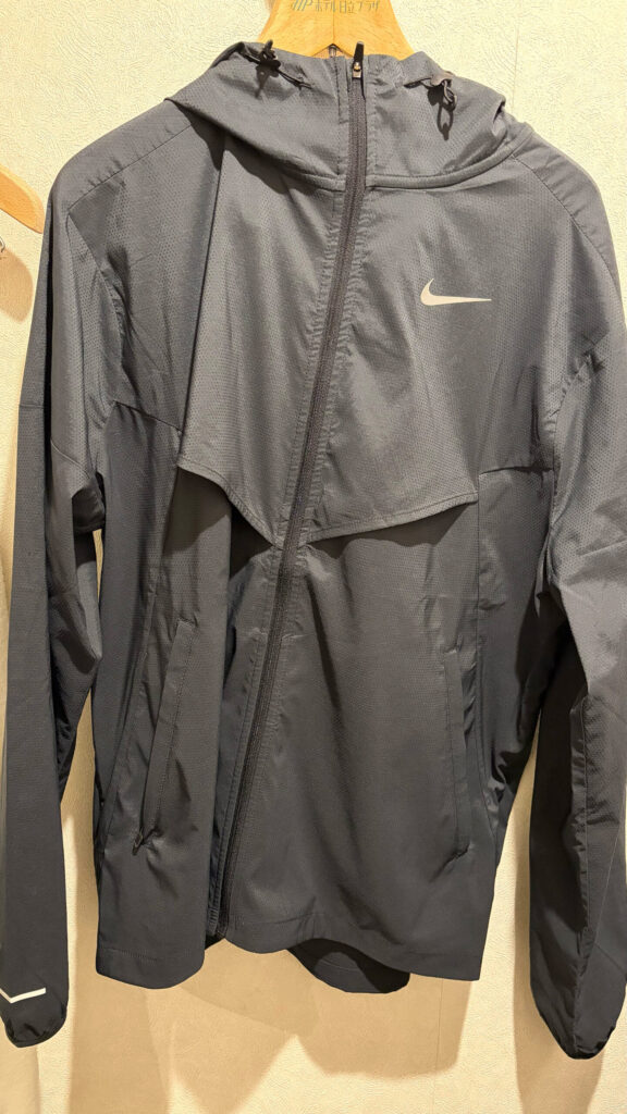 マラソン持ち物「ジャケット（ウインドブレーカー）」｜31らん（さいらん）