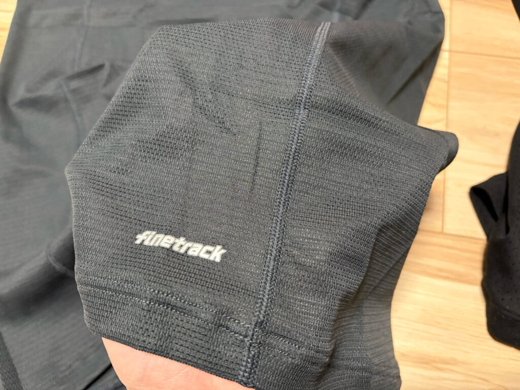 finetrack ドライレイヤーウォーム アームカバー｜31らん（さいらん）