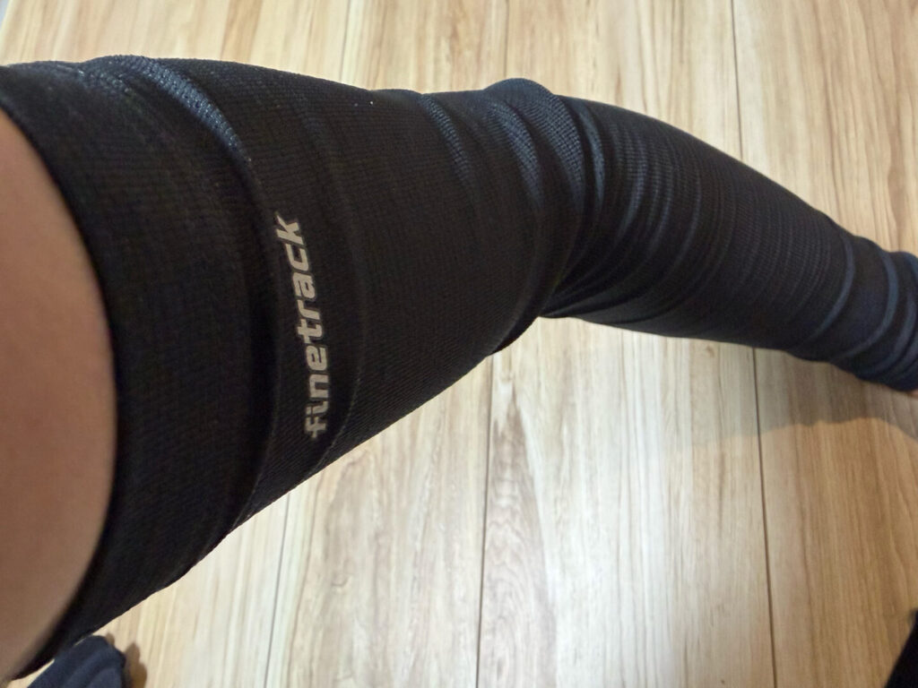 finetrack ドライレイヤーウォーム アームカバー｜31らん（さいらん）