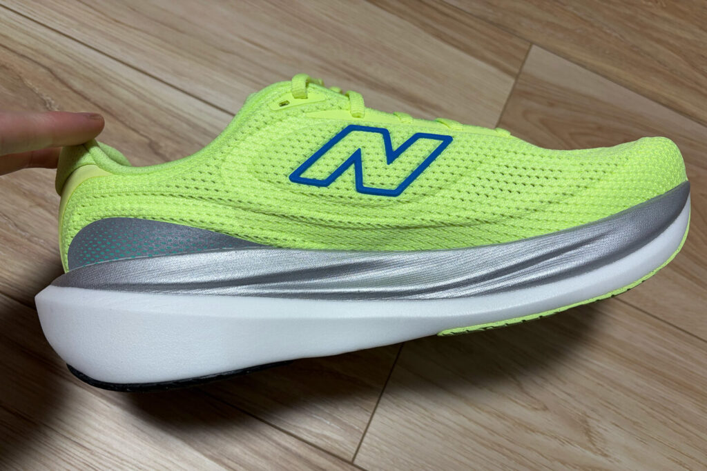 1080v15_ニューバランス_31らん(さいらん)_レビュー
