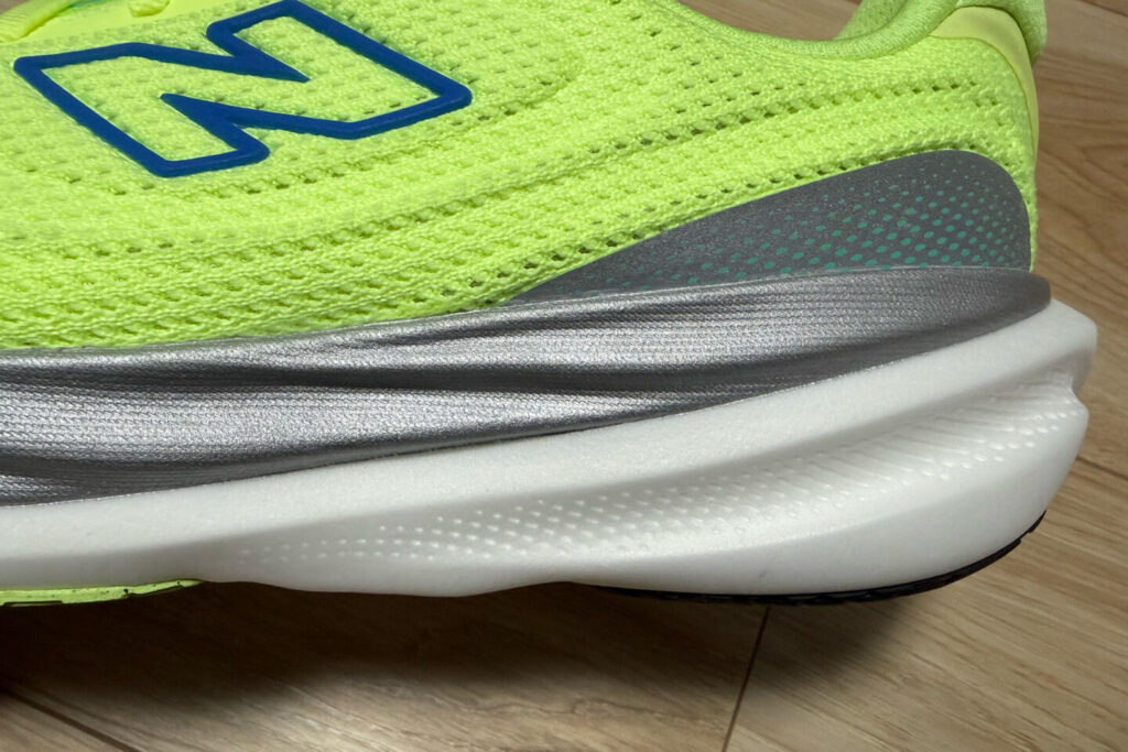 1080v15_ニューバランス_31らん(さいらん)_レビュー