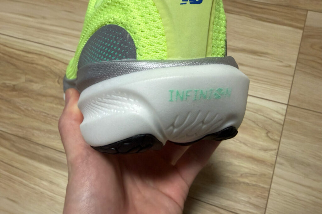 1080v15_ニューバランス_31らん(さいらん)_レビュー