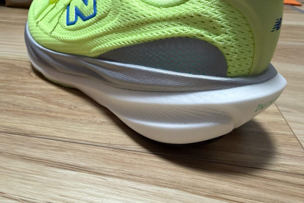 1080v15_ニューバランス_31らん(さいらん)_レビュー