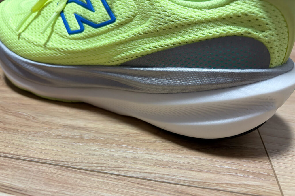 1080v15_ニューバランス_31らん(さいらん)_レビュー