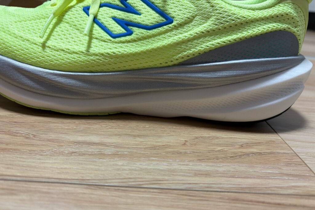 1080v15_ニューバランス_31らん(さいらん)_レビュー