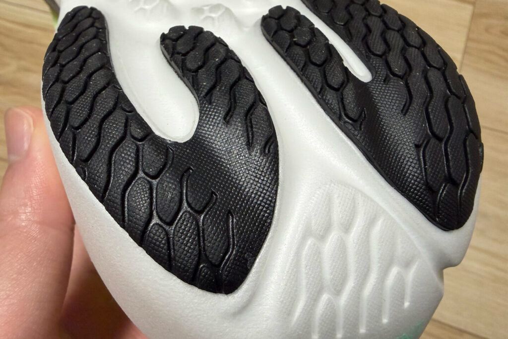 1080v15_ニューバランス_31らん(さいらん)_レビュー