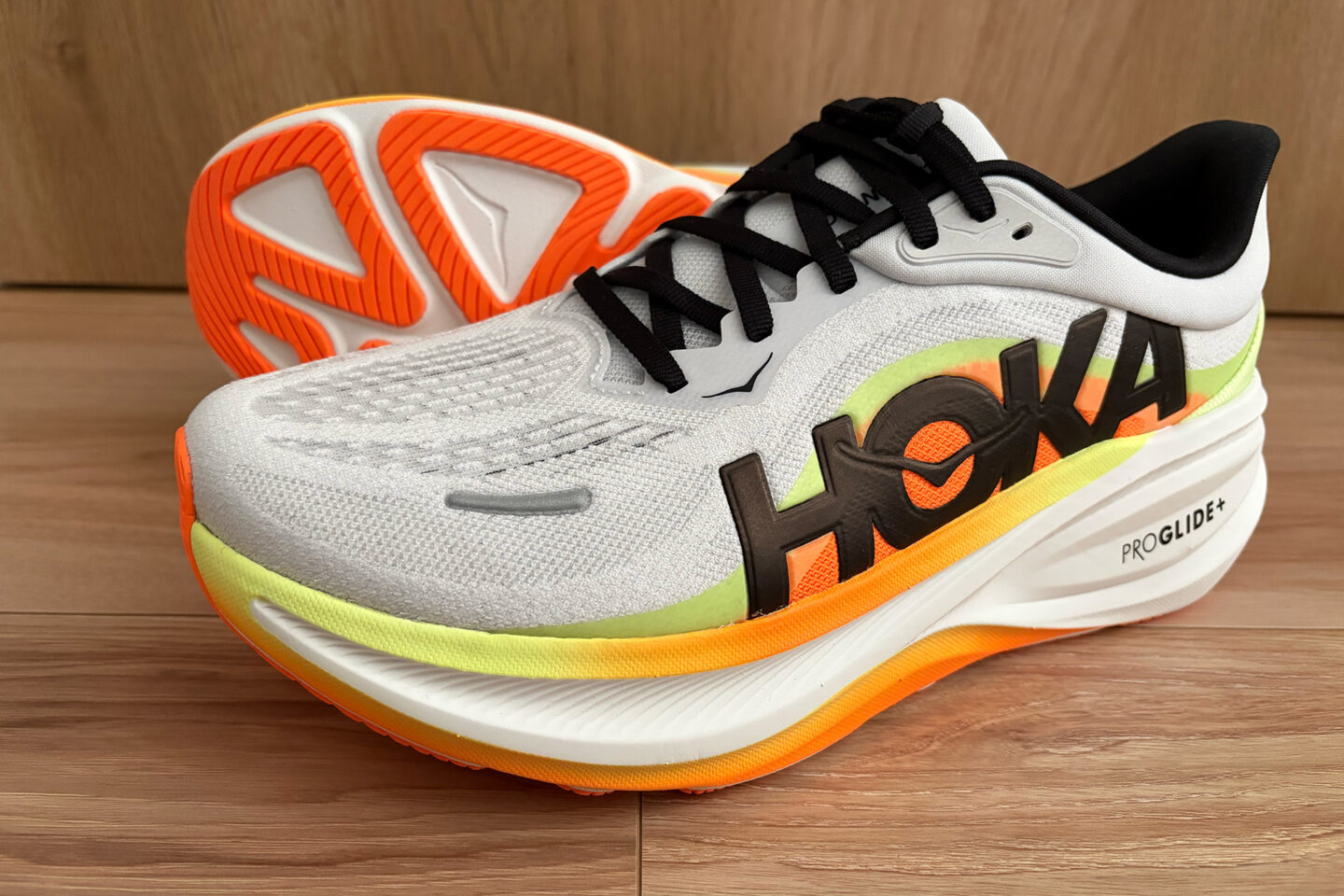 【実費レビュー】HOKA Clifton PRO！ジョグ・ロング走・フルマラソンにおすすめ？サイズ感・走行感を解説