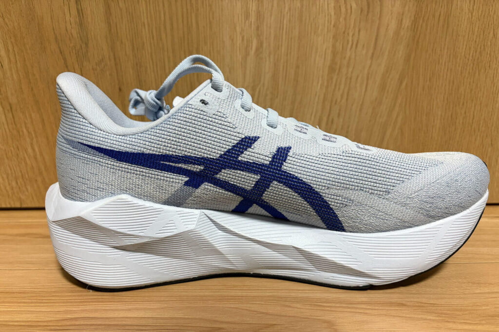 ASICS NOVABLAST 6レビュー|31らん(さいらん)