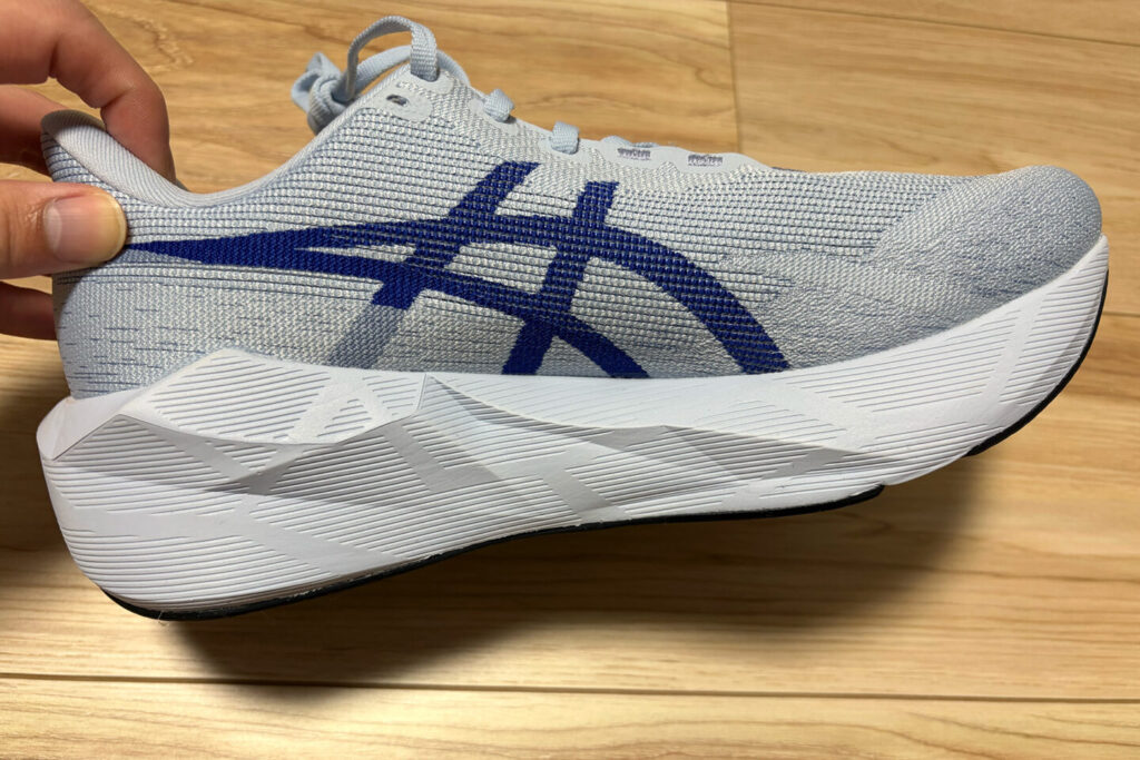 ASICS NOVABLAST 6レビュー|31らん(さいらん)