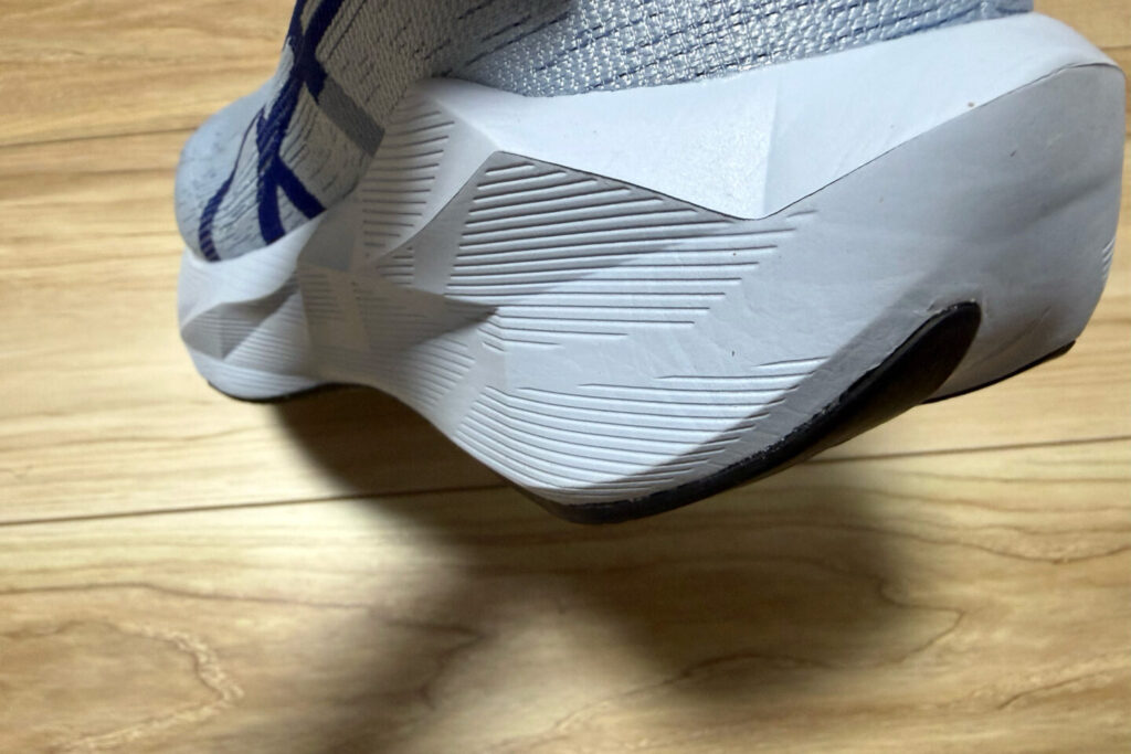 ASICS NOVABLAST 6レビュー|31らん(さいらん)