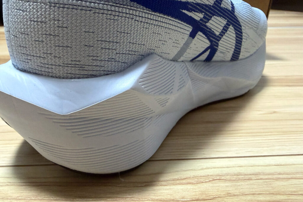 ASICS NOVABLAST 6レビュー|31らん(さいらん)