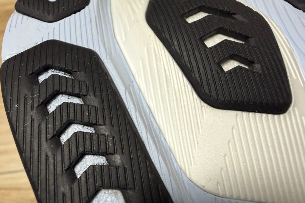 ASICS NOVABLAST 6レビュー|31らん(さいらん)
